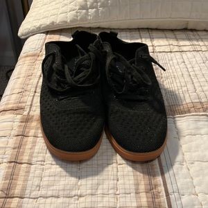 Suavs The Zilker Gum, Jet Black, Size 10